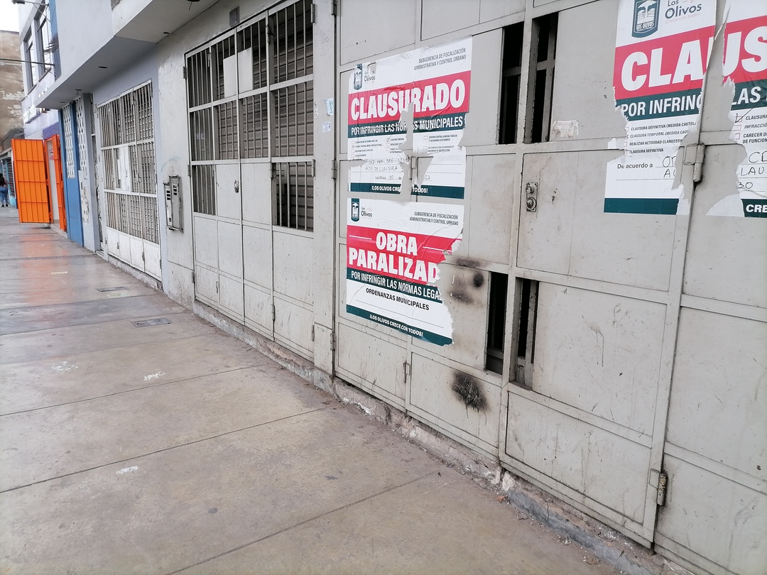 obra paralizada por no tener licencia